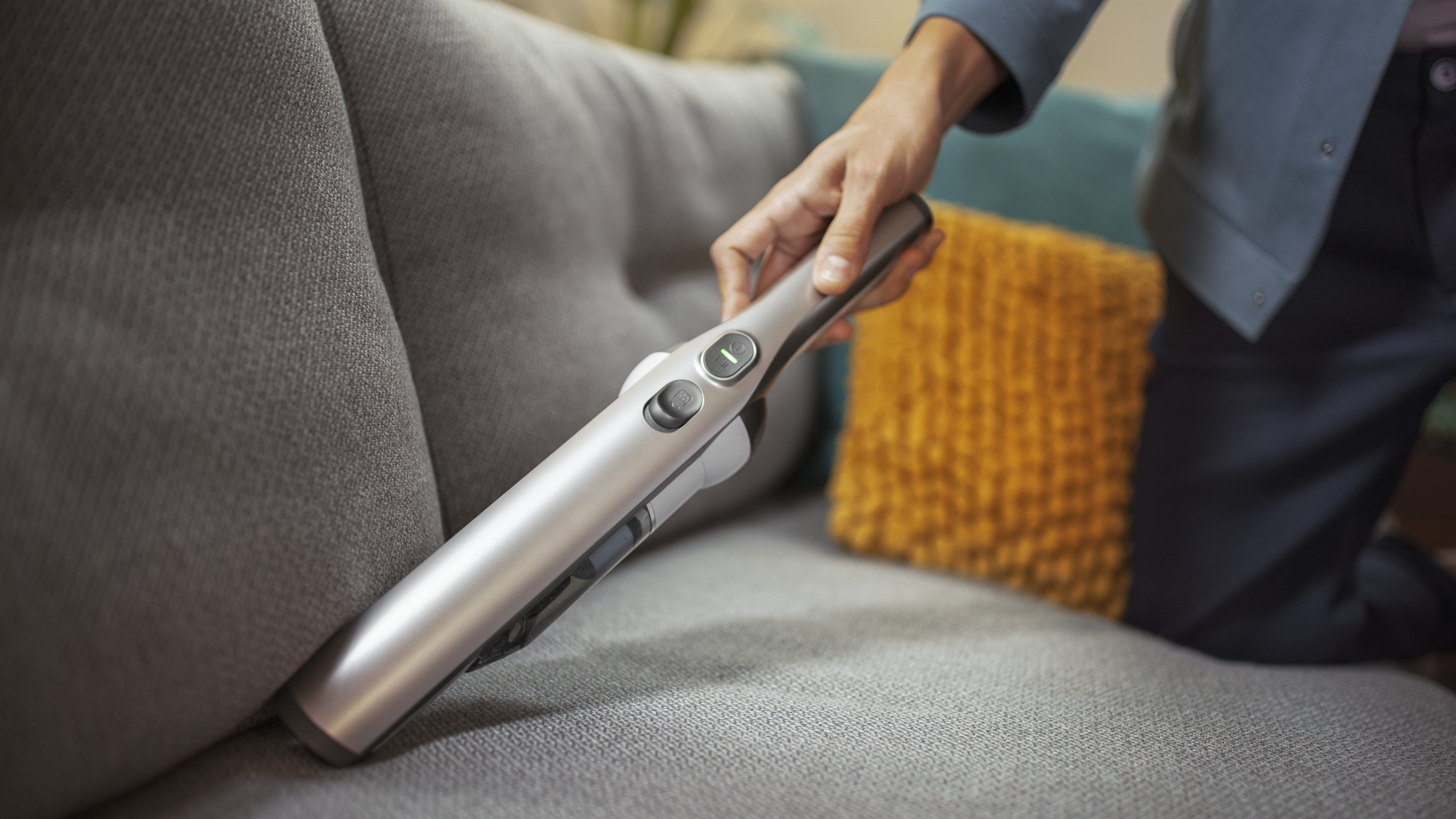 LED-merkkivalo akun tilaa ja muita ilmoituksia varten