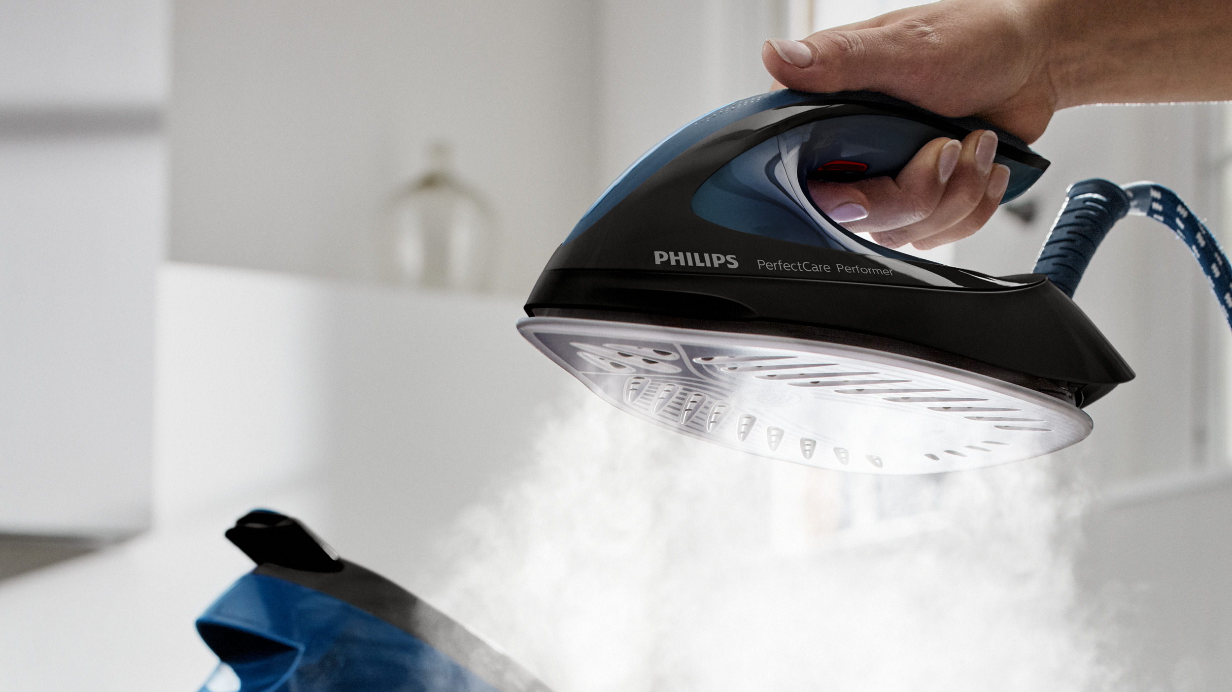 Powerful steam for ultimate crease removal