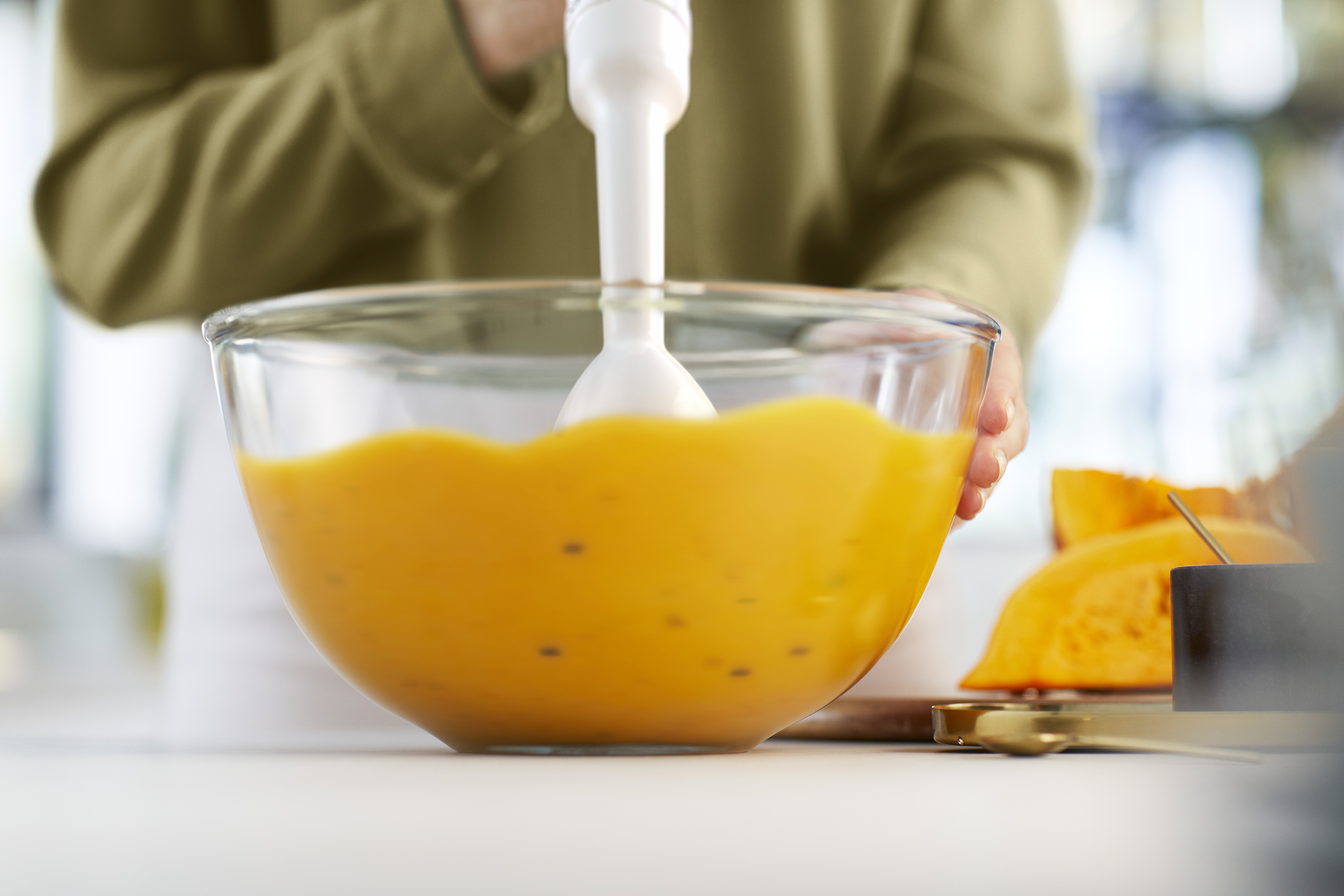 Anti-splash design keeps mess to a minimum