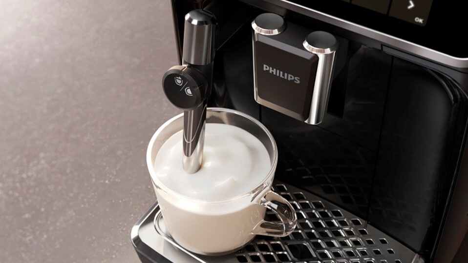 Delicious milk froth or hot milk with the new steam pipe