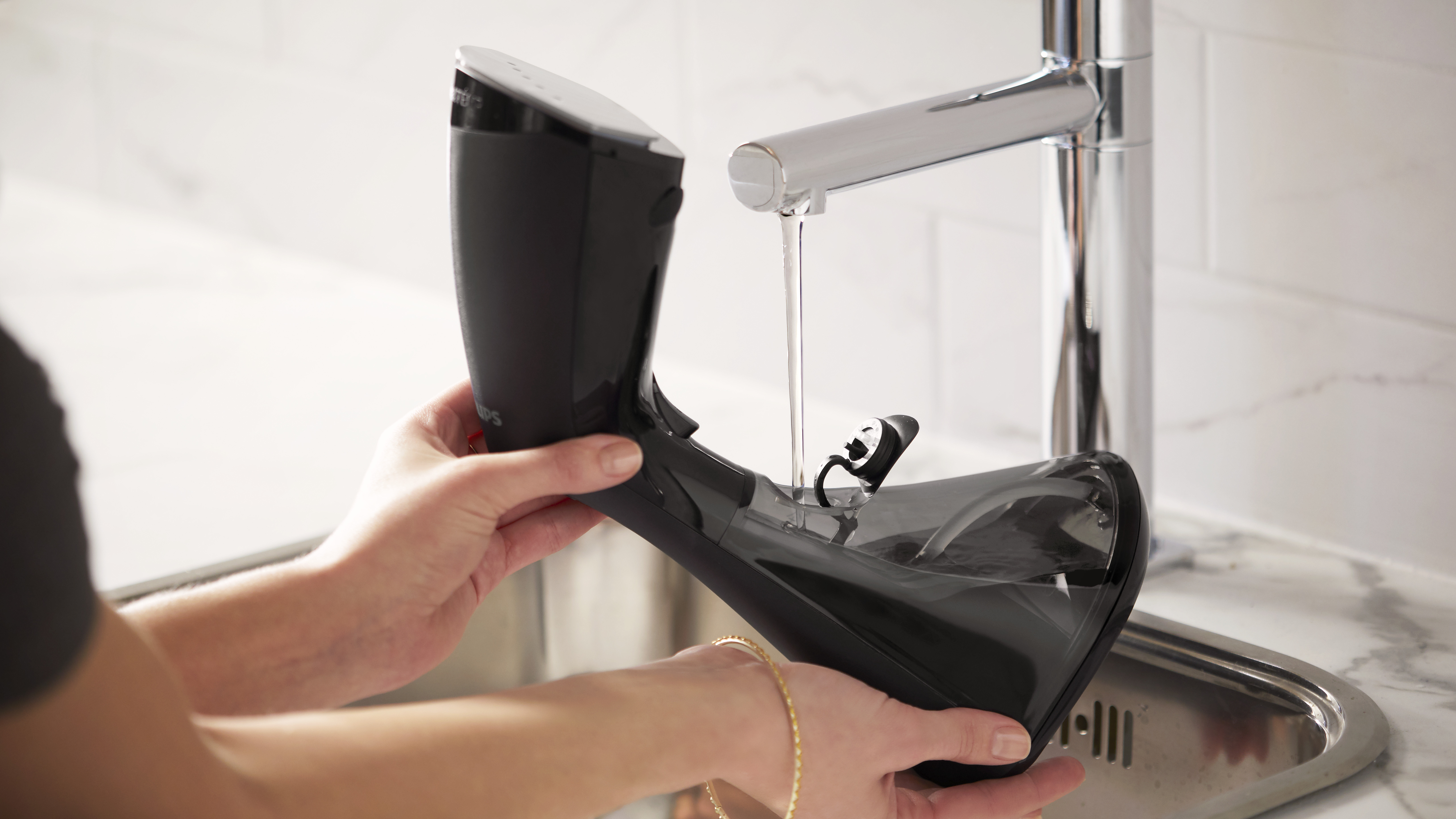 Dep&oacute;sito de agua de 230&nbsp;ml