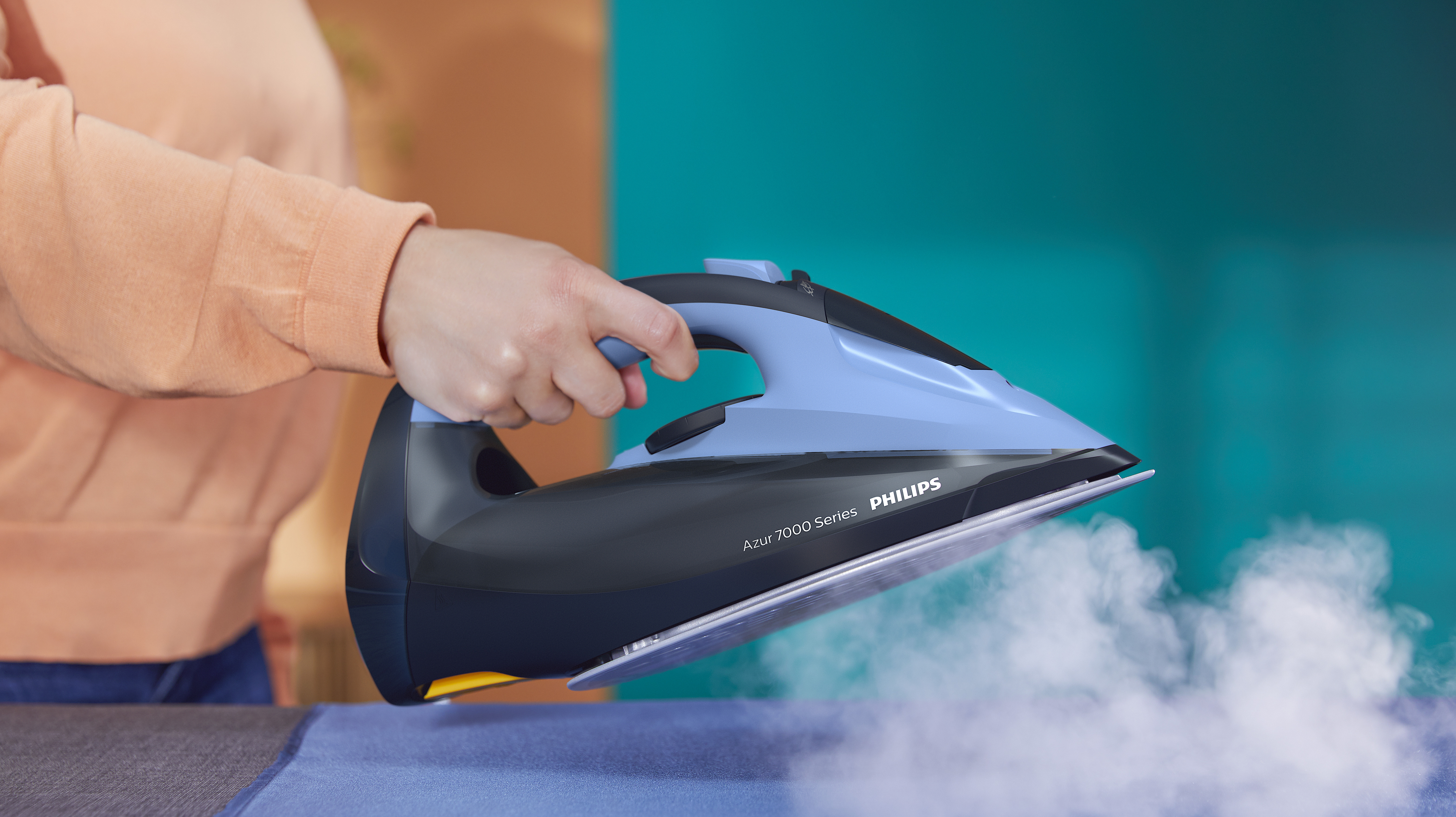 高達 230 克的強力蒸氣可撫平頑強皺摺